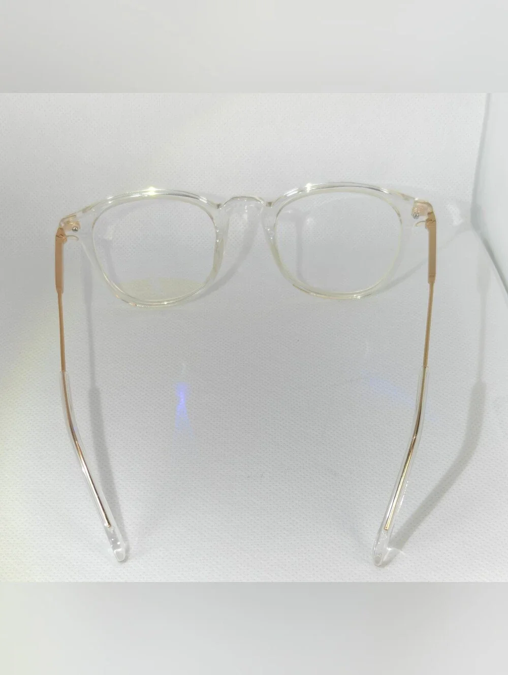 Giverny. Clear Round Gold Metal Minimalist Eyewear.
